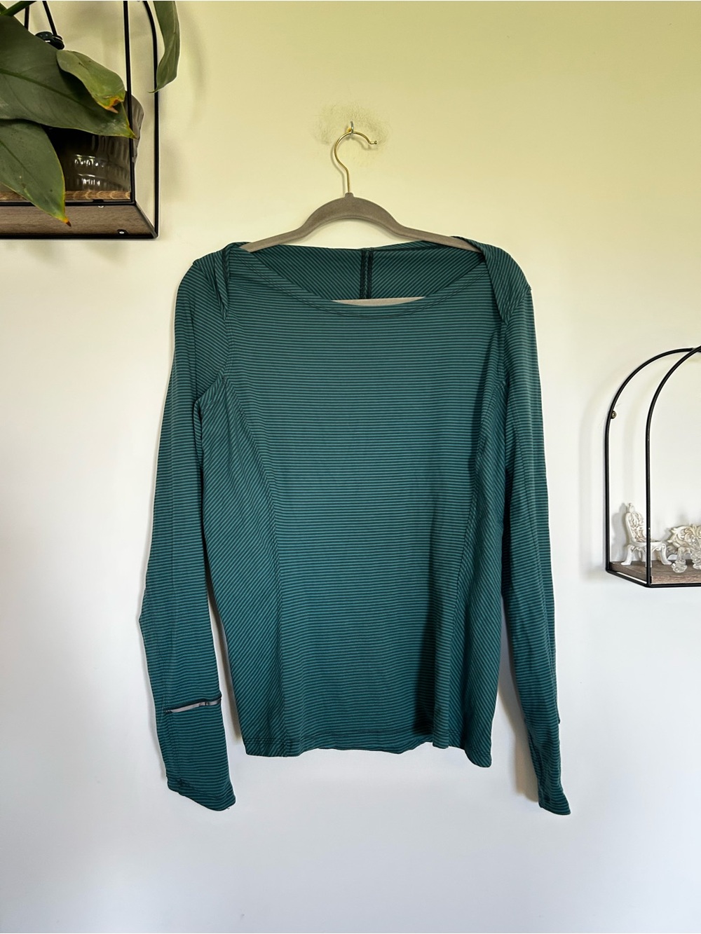 Lululemon Kanto Catch Me if You Can Green‎ Striped Long Sleeve Running Top 12